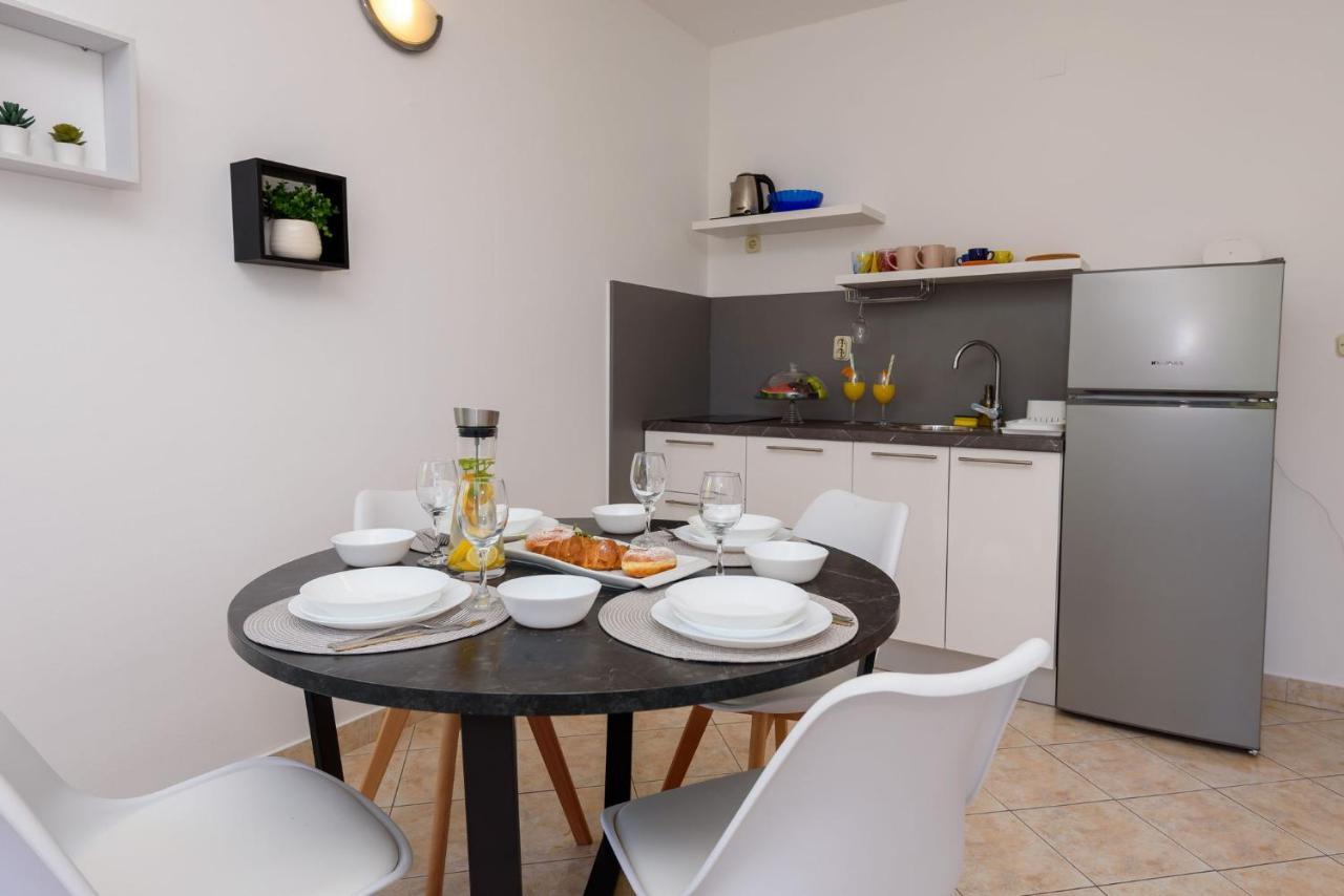 Apartments Bjelis Клек Екстериор снимка