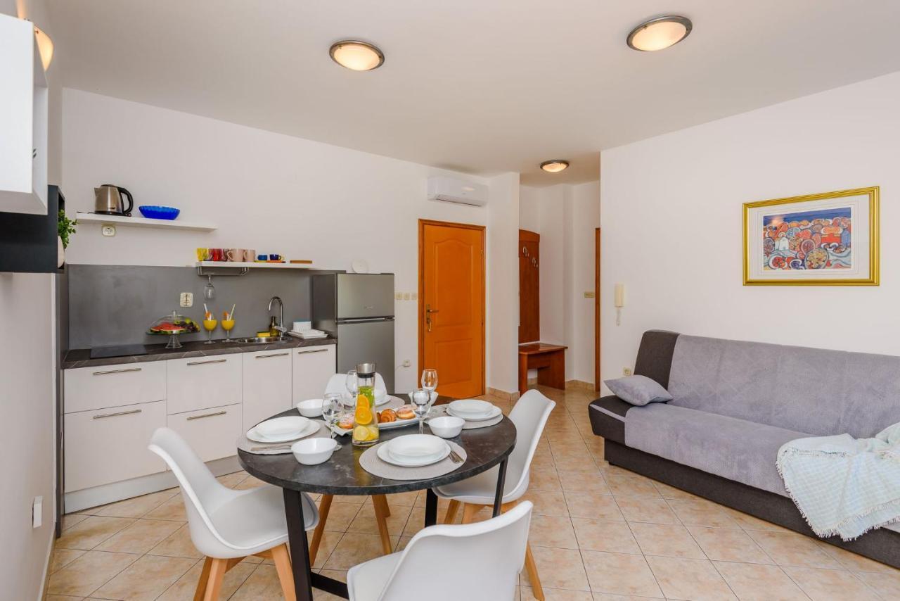 Apartments Bjelis Клек Екстериор снимка