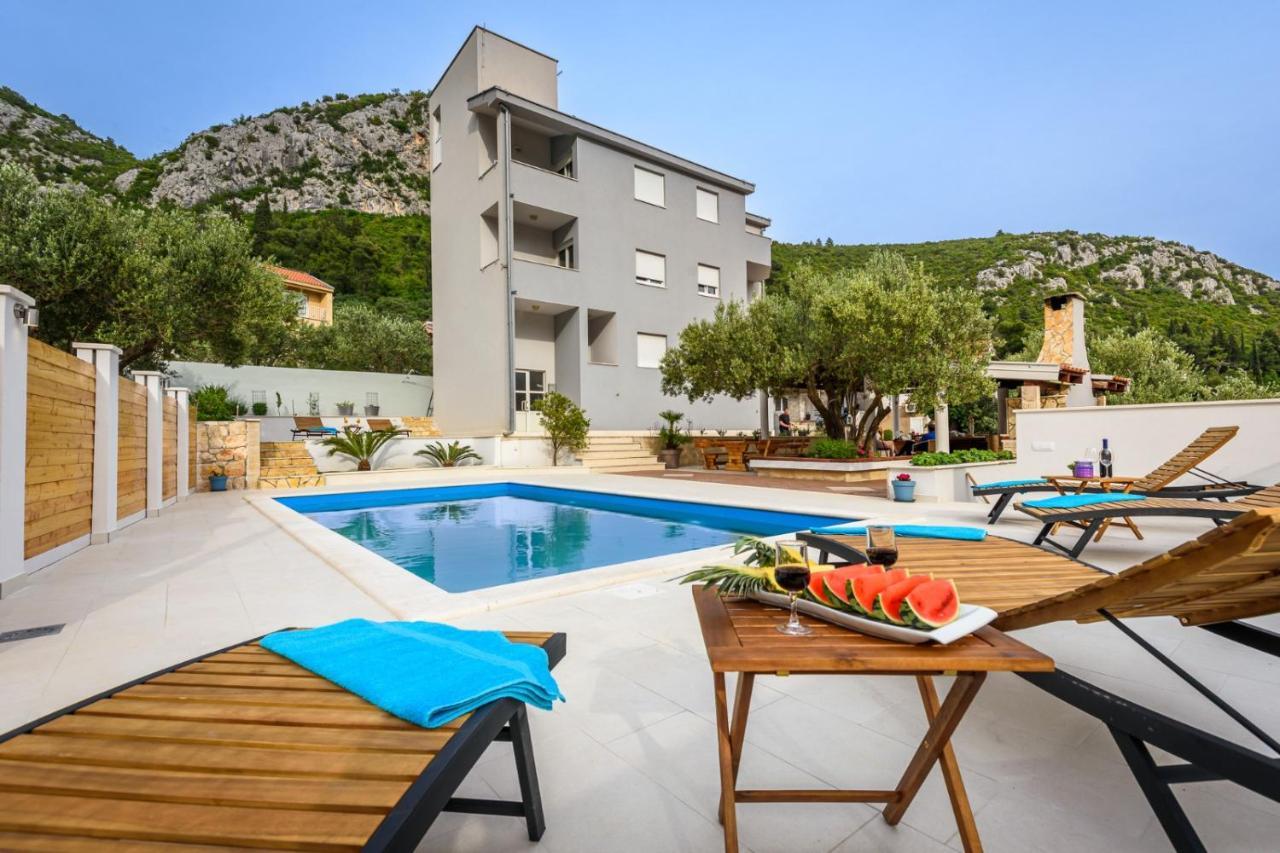 Apartments Bjelis Клек Екстериор снимка
