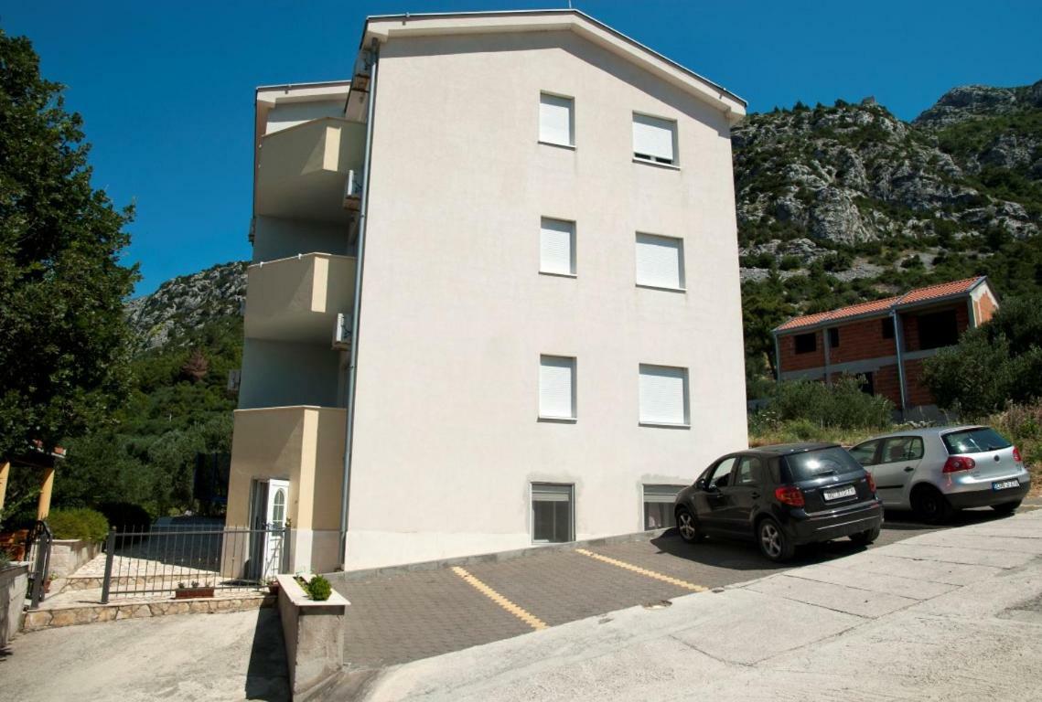 Apartments Bjelis Клек Екстериор снимка