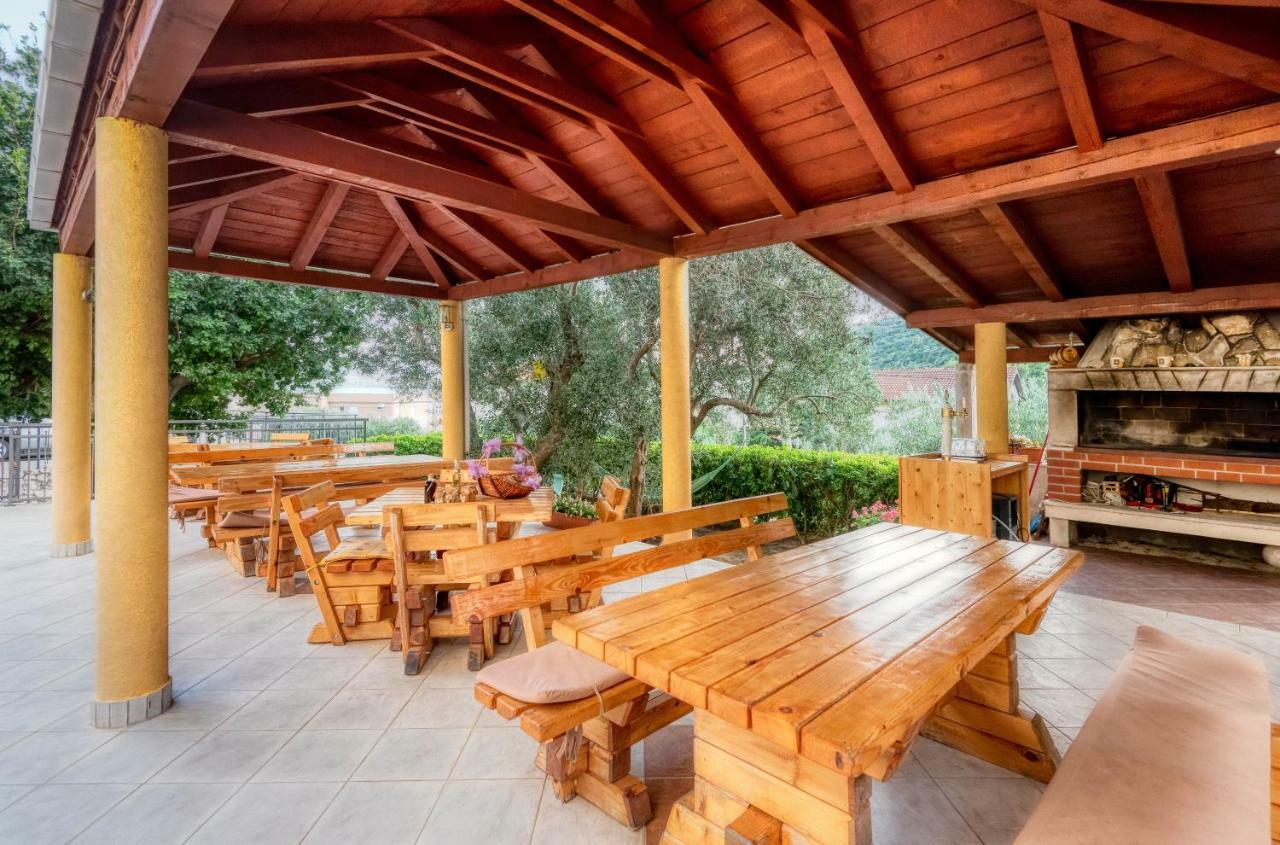 Apartments Bjelis Клек Екстериор снимка
