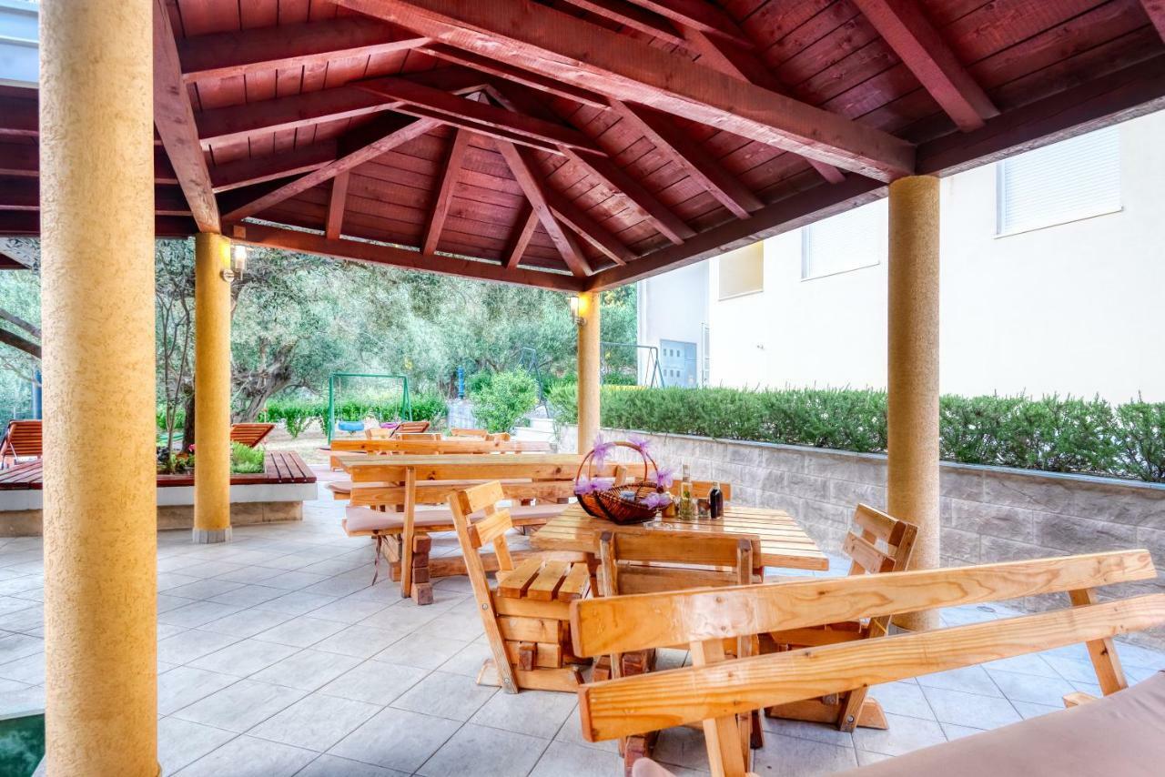 Apartments Bjelis Клек Екстериор снимка